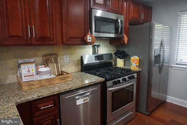 2002 AUGUSTA CIR, Mt Laurel, NJ 08054