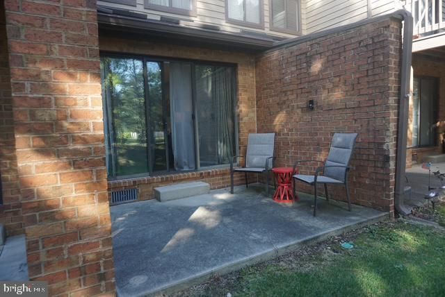 2002 AUGUSTA CIR, Mt Laurel, NJ 08054