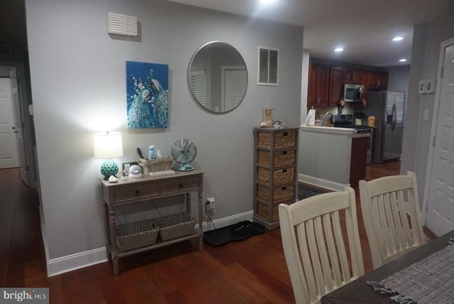 2002 AUGUSTA CIR, Mt Laurel, NJ 08054