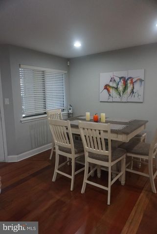 2002 AUGUSTA CIR, Mt Laurel, NJ 08054