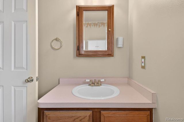 1639 Tulip Lane, Westland, MI 48186