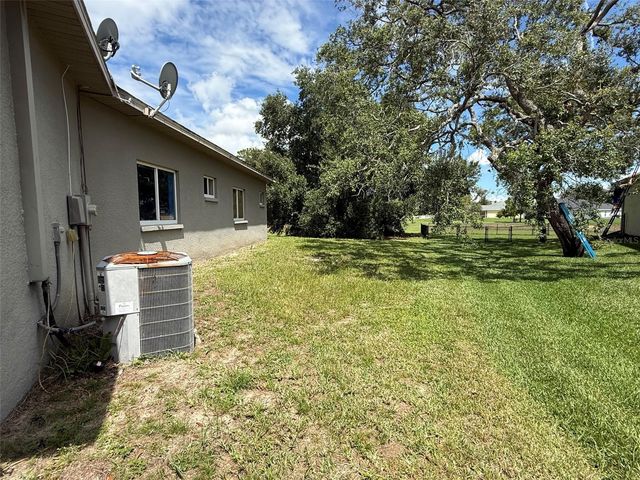 4045 HANGING MOSS LOOP, Spring Hill, FL 34609
