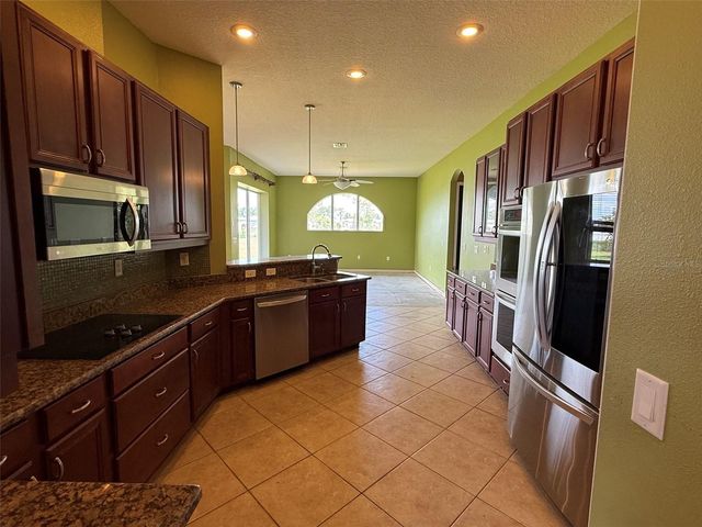 4045 HANGING MOSS LOOP, Spring Hill, FL 34609