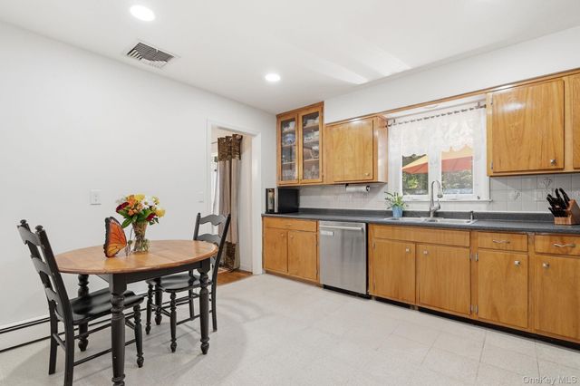 3 Dupont Avenue, White Plains, NY 10605