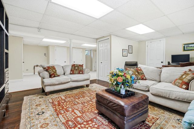 3 Dupont Avenue, White Plains, NY 10605