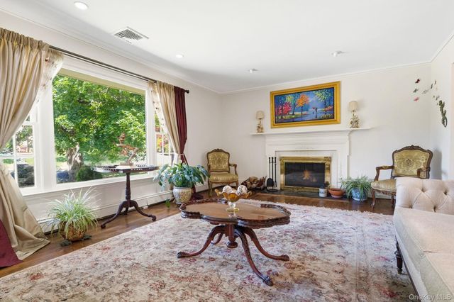3 Dupont Avenue, White Plains, NY 10605