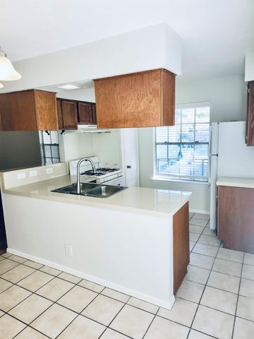 1922 Nicole CIR B, Round Rock, TX 78664