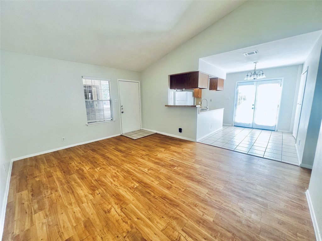 1922 Nicole CIR B, Round Rock, TX 78664