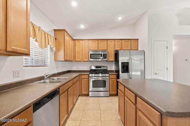 642 W Calle Tolmo, Sahuarita, AZ 85629