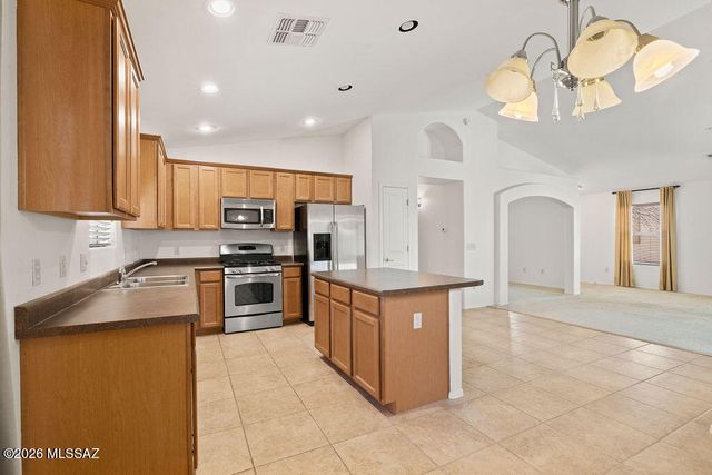 642 W Calle Tolmo, Sahuarita, AZ 85629