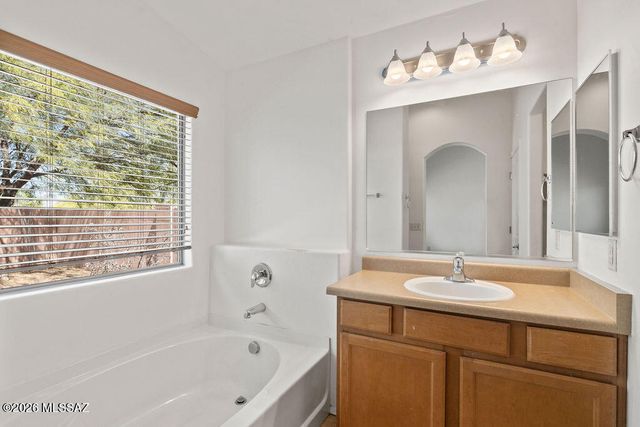 642 W Calle Tolmo, Sahuarita, AZ 85629