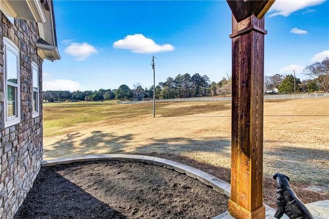 110 Riverbend Drive, Mcdonough, GA 30252