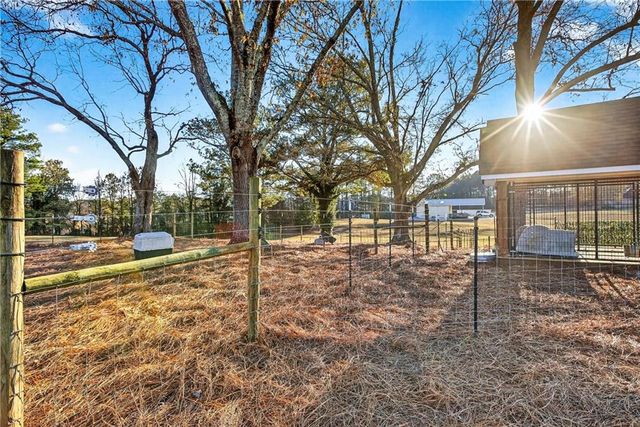 110 Riverbend Drive, Mcdonough, GA 30252