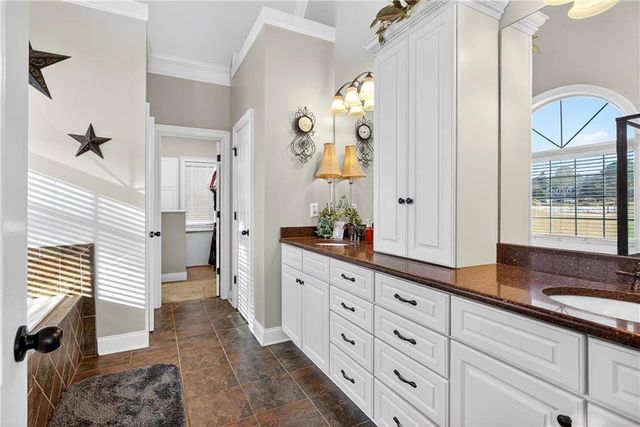 110 Riverbend Drive, Mcdonough, GA 30252