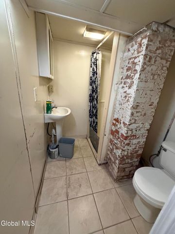 2 Manning Square, Albany, NY 12206