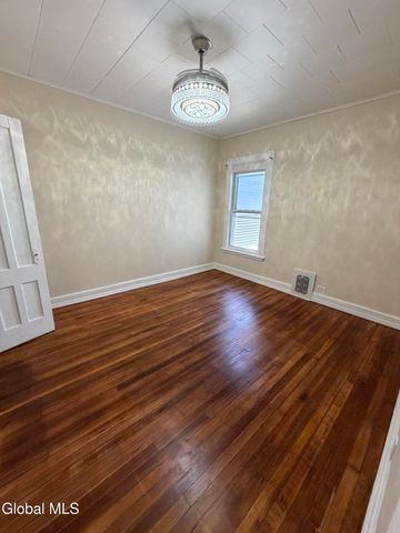 2 Manning Square, Albany, NY 12206