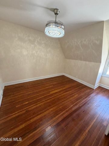 2 Manning Square, Albany, NY 12206