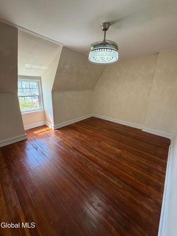 2 Manning Square, Albany, NY 12206