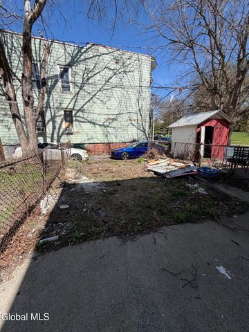 2 Manning Square, Albany, NY 12206