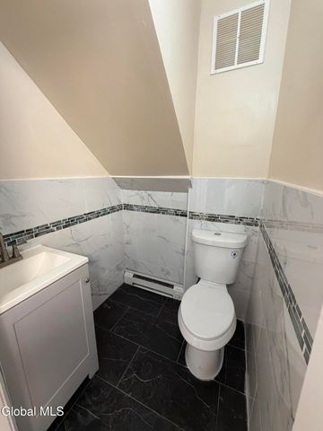 2 Manning Square, Albany, NY 12206