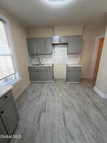 2 Manning Square, Albany, NY 12206
