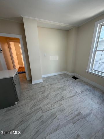 2 Manning Square, Albany, NY 12206