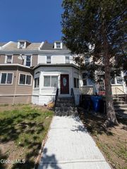 2 Manning Square, Albany, NY 12206