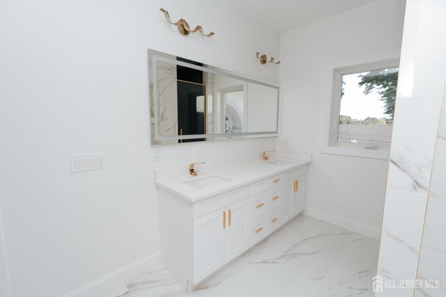 40 Wright Street, Iselin, NJ 08830