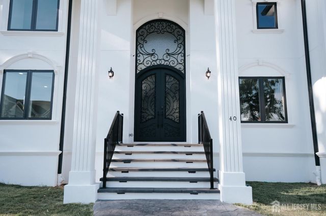 40 Wright Street, Iselin, NJ 08830