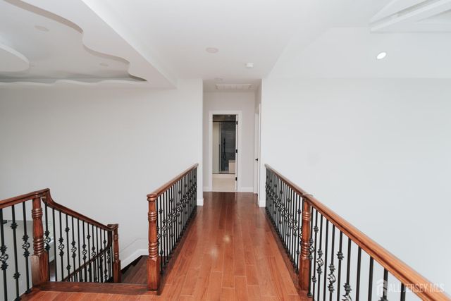 40 Wright Street, Iselin, NJ 08830
