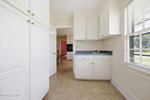 2000 Carey Road, Kinston, NC 28501