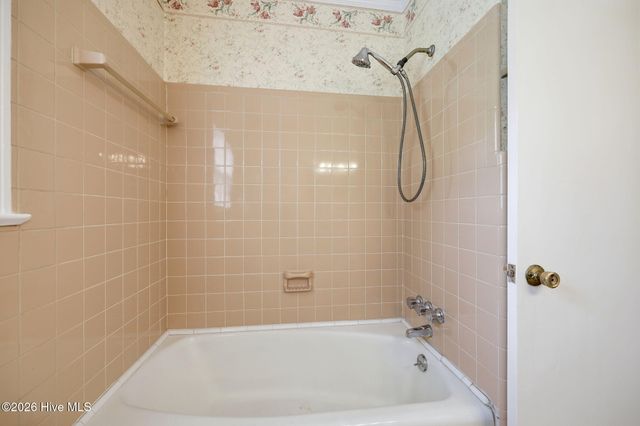 2000 Carey Road, Kinston, NC 28501