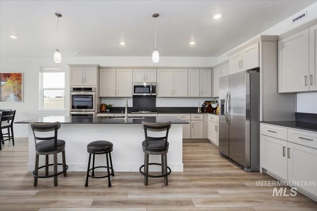 3769 S Angel Falls Way, Nampa, ID 83686