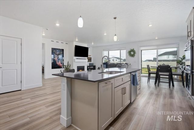 3769 S Angel Falls Way, Nampa, ID 83686