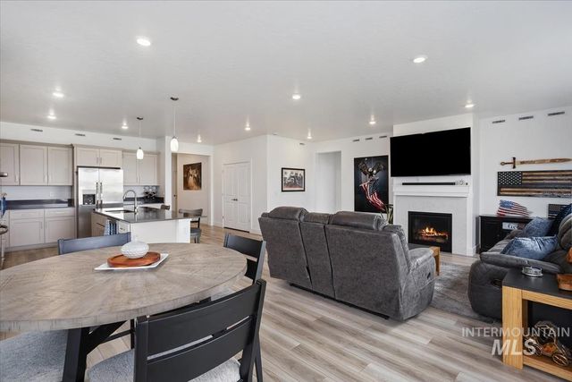 3769 S Angel Falls Way, Nampa, ID 83686