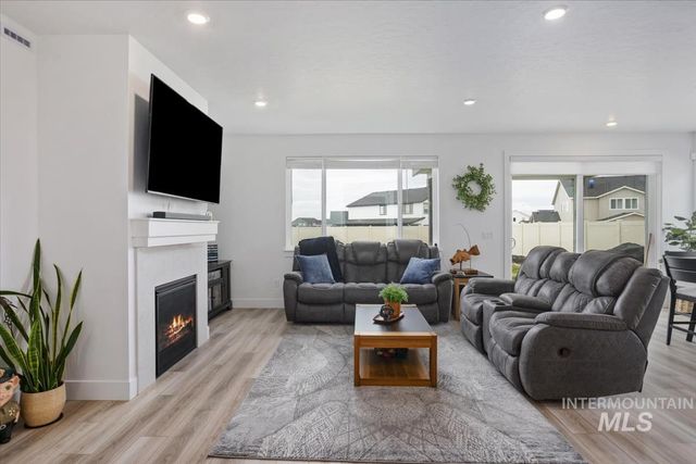 3769 S Angel Falls Way, Nampa, ID 83686