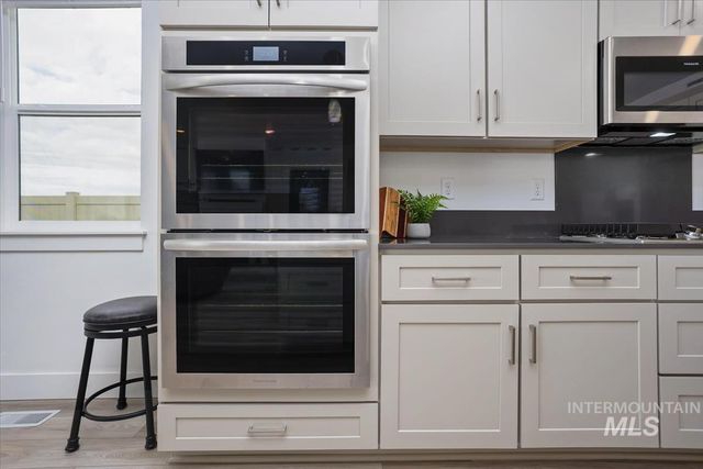 3769 S Angel Falls Way, Nampa, ID 83686