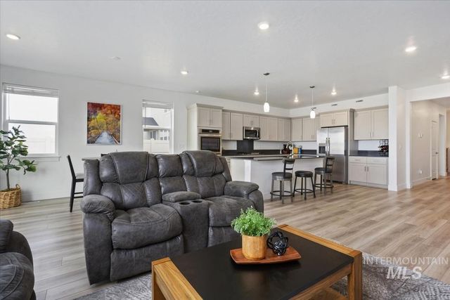 3769 S Angel Falls Way, Nampa, ID 83686