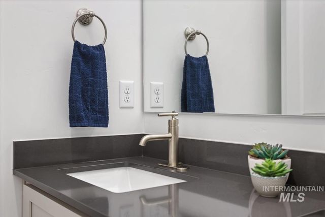 3769 S Angel Falls Way, Nampa, ID 83686