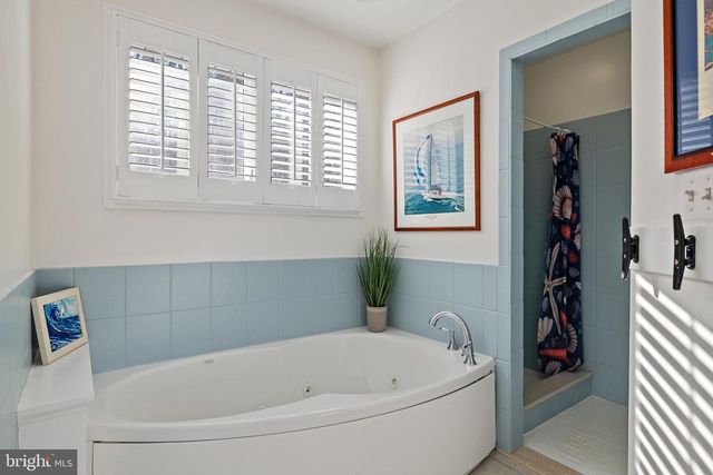 1812 SHORE DR, Annapolis, MD 21401