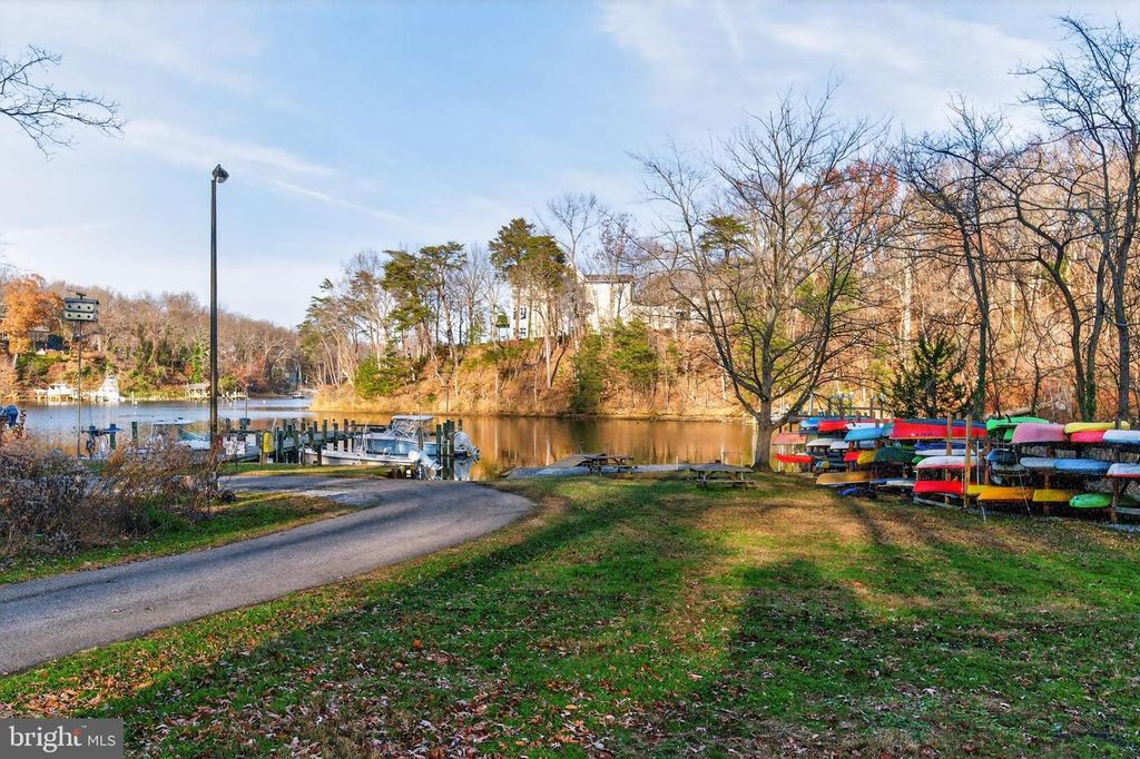 Image 78 of property listing at 1812 SHORE DR, Annapolis, MD 21401