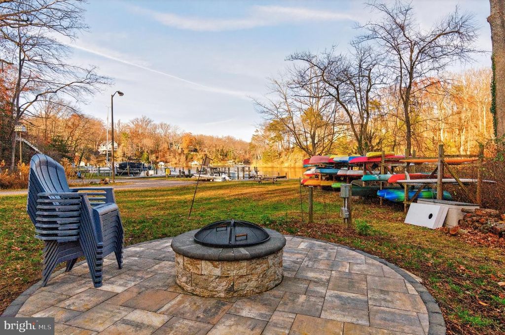 Image 79 of property listing at 1812 SHORE DR, Annapolis, MD 21401