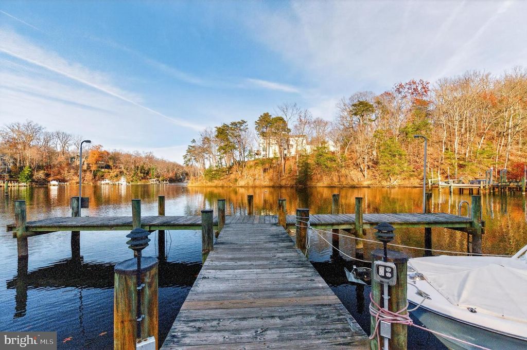 Image 81 of property listing at 1812 SHORE DR, Annapolis, MD 21401