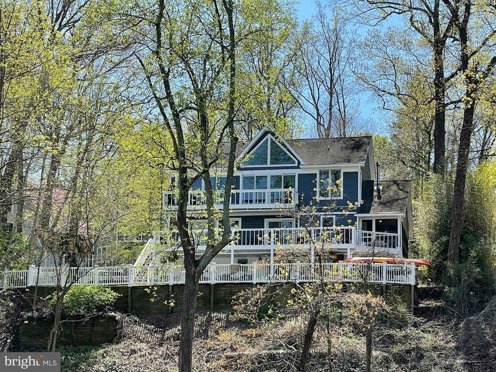 Image 83 of property listing at 1812 SHORE DR, Annapolis, MD 21401