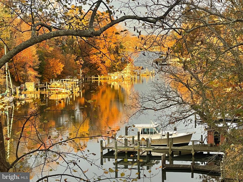 Image 85 of property listing at 1812 SHORE DR, Annapolis, MD 21401