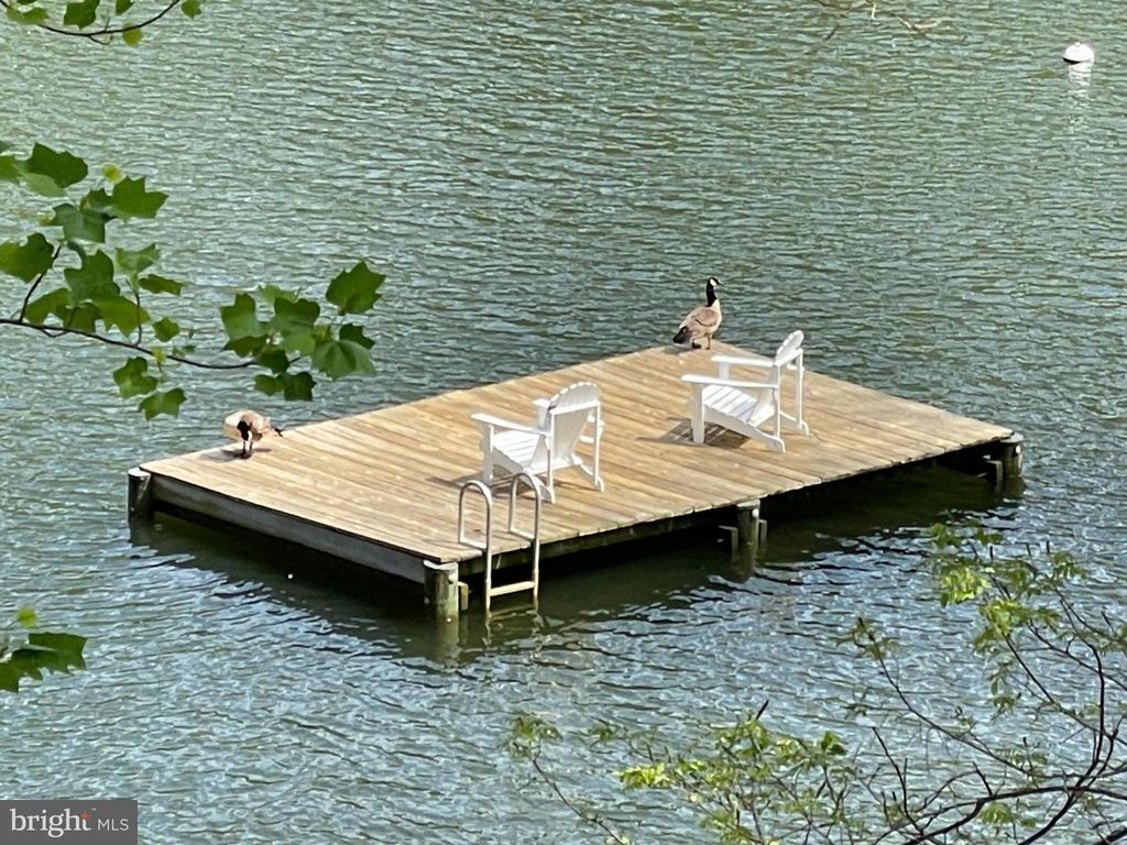 Image 90 of property listing at 1812 SHORE DR, Annapolis, MD 21401