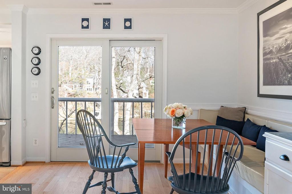 Image 16 of property listing at 1812 SHORE DR, Annapolis, MD 21401