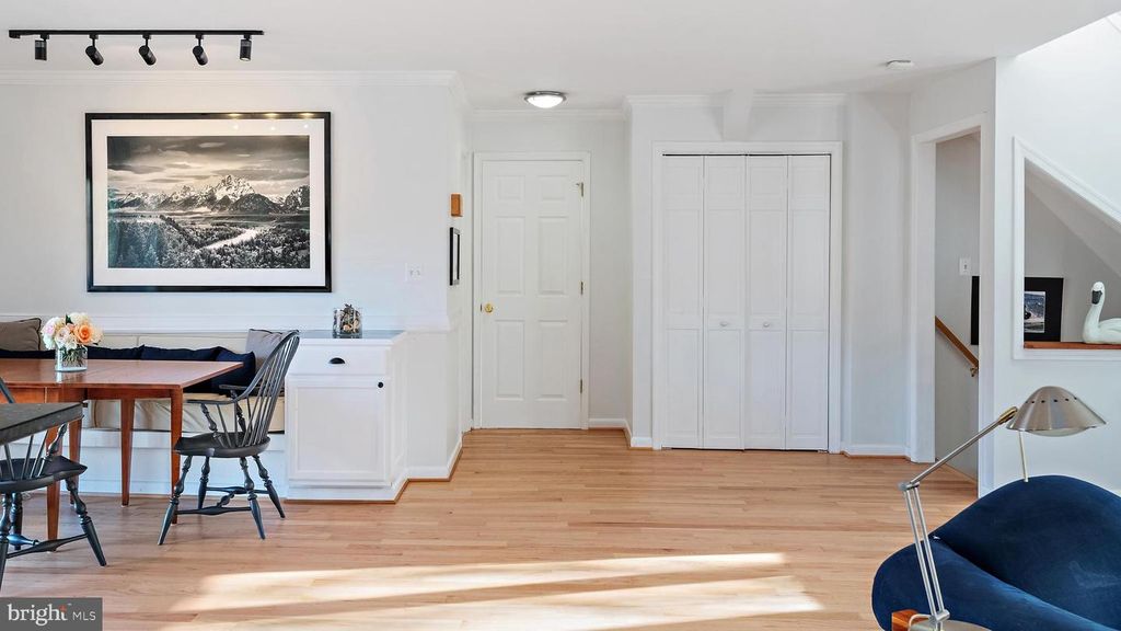 Image 28 of property listing at 1812 SHORE DR, Annapolis, MD 21401