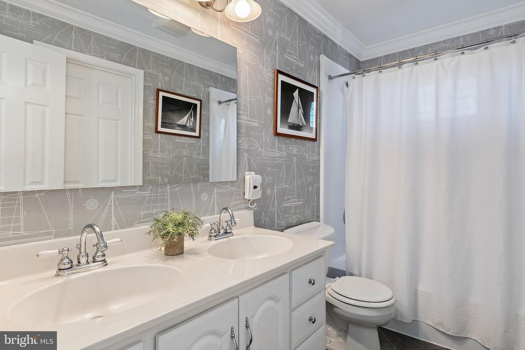 Image 29 of property listing at 1812 SHORE DR, Annapolis, MD 21401