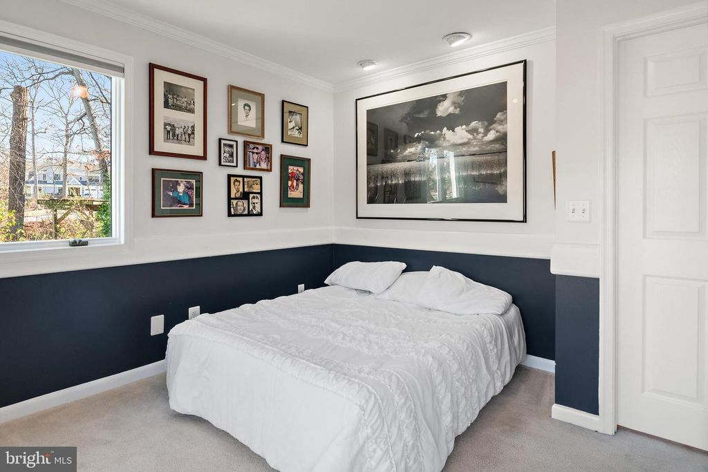 Image 31 of property listing at 1812 SHORE DR, Annapolis, MD 21401